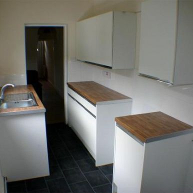 3 BEDROOM NEWLY REFURBISHED TERRACED HOUSE IN SHELTON, STOKE - Photo 1