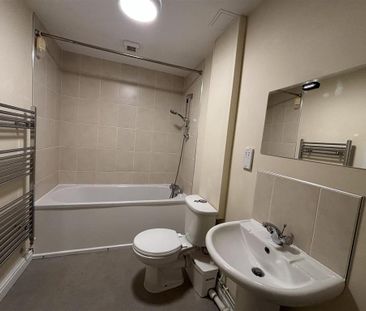 2 bedroom flat to rent - Photo 4