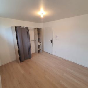 Location Appartement 2 pièces 37m² CASTELJALOUX 47700 - Photo 2