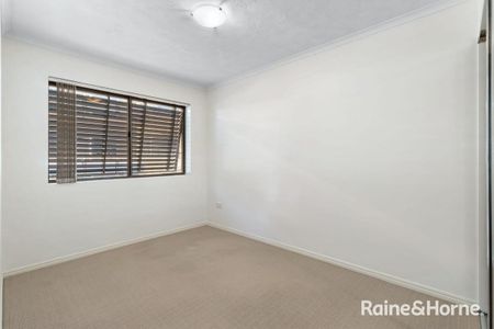 3/20 Holland Street, Toowong, QLD 4066 - Photo 4