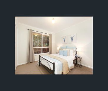 Family home with large fenced yard - Photo 5