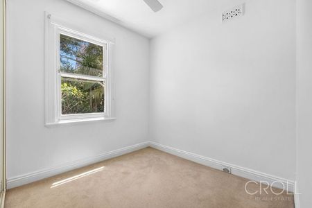 Charming 4-Bedroom Terrace Home In Ideal Location - Photo 5