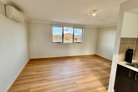 CONVENIENTLY LOCATED STUDIO APARTMENT - Photo 5