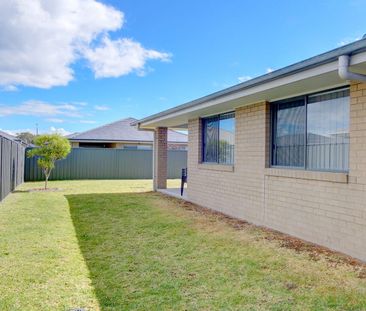 Stylish 4 Bedroom Family Home - Photo 6