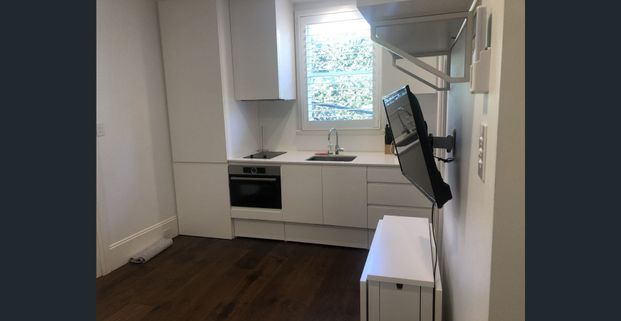 Fully Furnished Studio All Bills included in Bellevue Hill - Photo 1