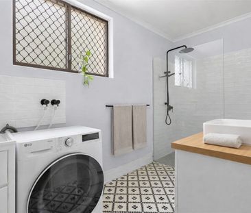 Charming Ground Floor Unit in Leafy, Blue Chip Location! - Photo 6