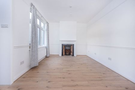 4 bedroom terraced house to rent - Photo 3