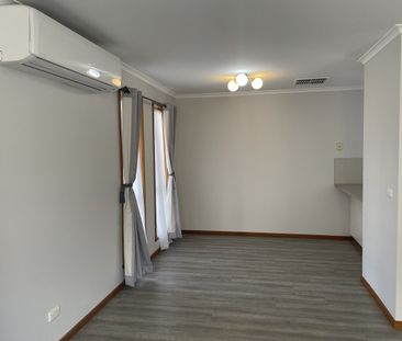 Low Maintenance Townhouse - Photo 6