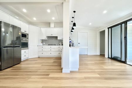 Charming Renovated Home in Prime Strathfield South Location - Photo 4