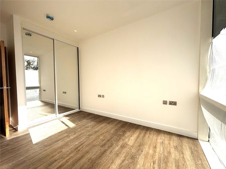 Sheila House, Fleet, Hampshire, GU51 - Photo 4