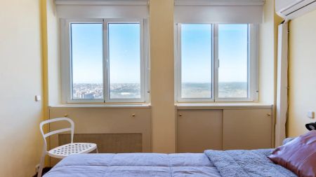 Bright, comfortable and easily accessible for getting around Madrid - Foto 2