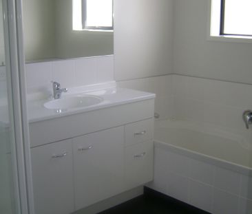 • Three-Bedroom Brick Home - Easy Walk to Town• - Photo 3