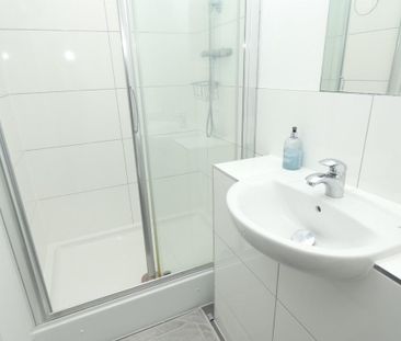 2 bedroom flat to rent - Photo 6