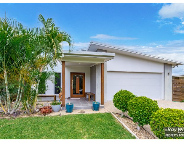 Stunning Family Home in Norman Gardens - Photo 1