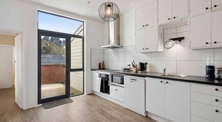 2026 Student Flat - Photo 3