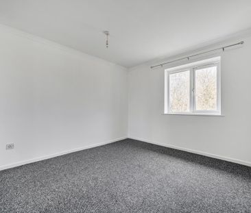 2 bedroom maisonette to rent - Photo 4