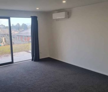 Modern Three Bedroom Home, Handy Hospital Location - Photo 2