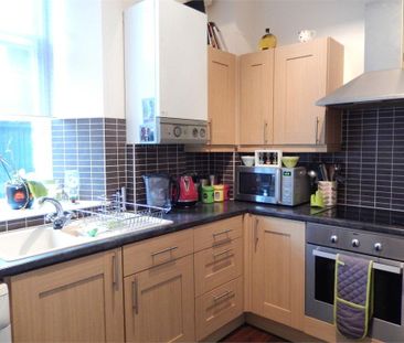 2 bedroom flat to rent - Photo 5