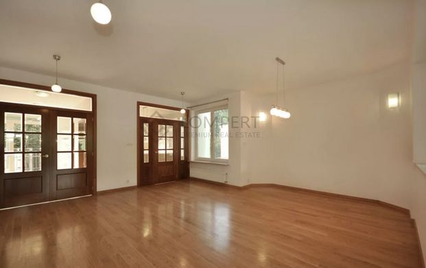 Dom bliźniak na działce 750 m2 - Zdjęcie 1