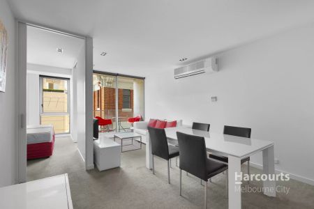Brilliant Central East Melbourne Location - Unfurnished - Photo 3