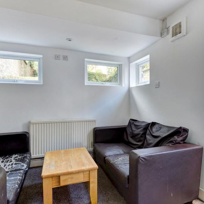 5 bedroom house to rent - Photo 1