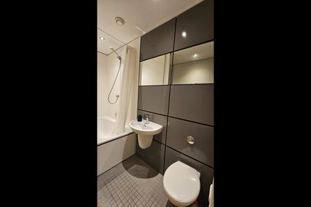1 Bed Flat, Ellesmere Street, M15 - Photo 4