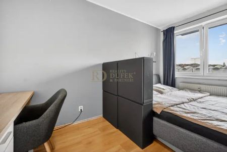 Pronájem bytu 2+kk s balkonem, garáží a prostorným sklepem 22,6 m - Фото 4