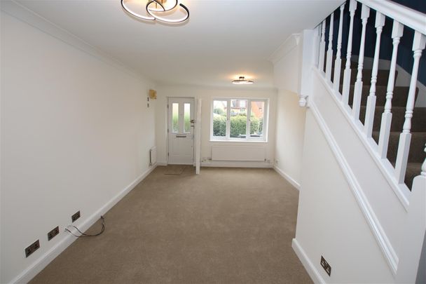 2 bedroom Semi-Detached House to let - Photo 1