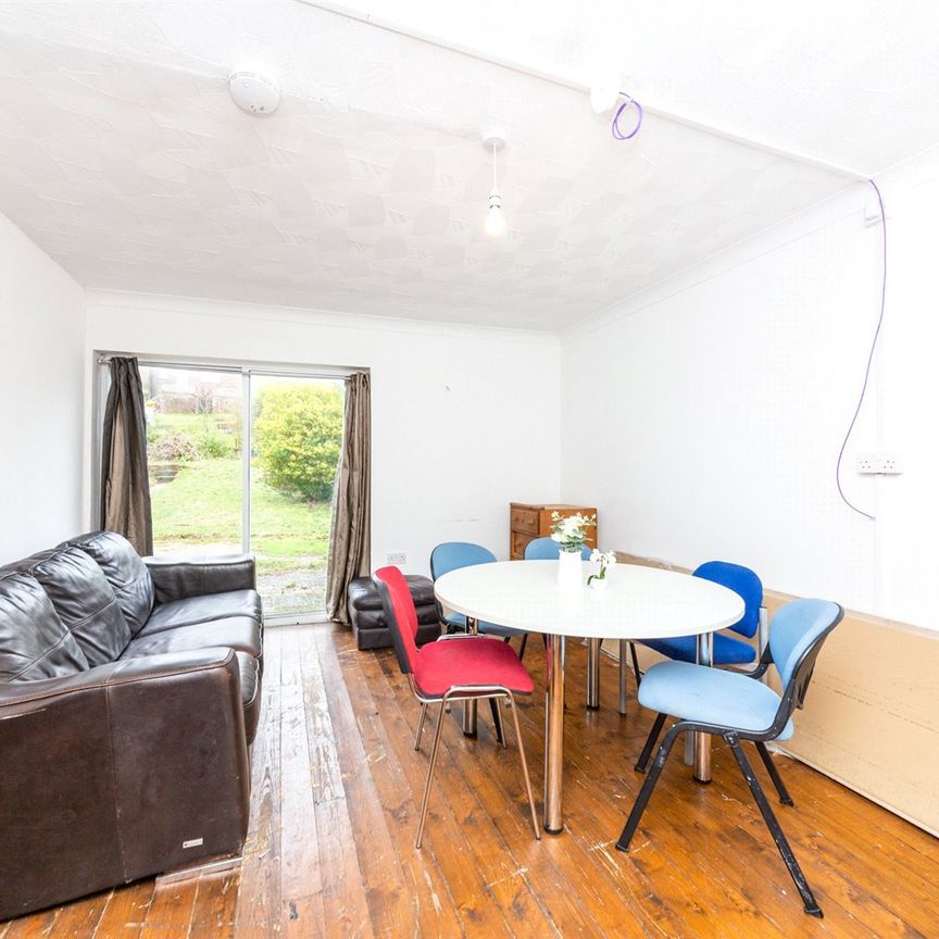 6 bedroom semi-detached house to rent - Photo 1