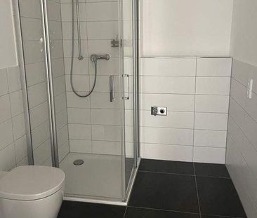 Wohntraum mit Flair! Loggia, exklusives Bad und hochwertige EBK! - Foto 3