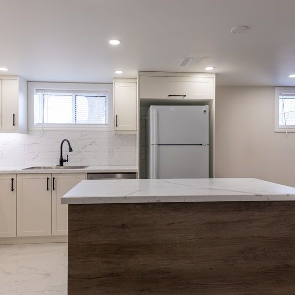 For Lease - 6 Bellvare Crescent, Toronto, Ontario - Photo 1