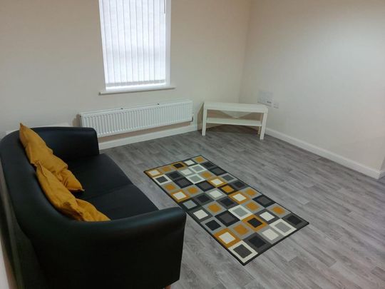 2 bedroom flat to rent - Photo 1