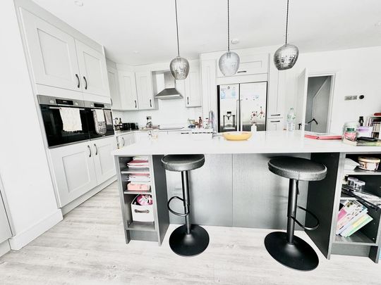 1 bedroom in a house share to rent - Photo 1