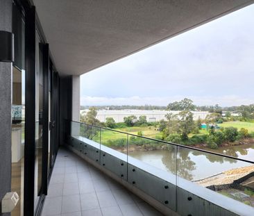 Oversized 2 Beds 2.5 Bath & Wrap Balcony With Water View - Photo 6