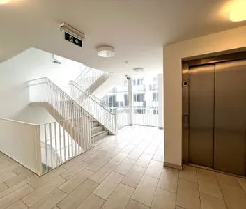 Moderne, ansprechende 2-Zimmerwohnung mit Balkon und Kühldecke - Photo 3