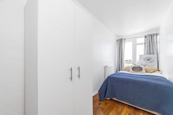 Room in a Shared Flat, Charcot House, SW15 - Photo 1