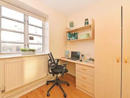 Silver Balcony Room - Photo 2