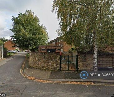 3 bedroom flat to rent - Photo 1