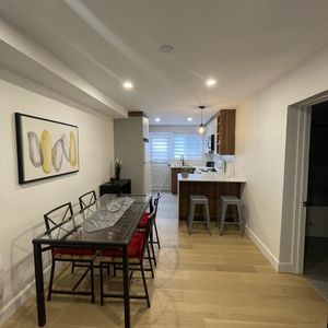 4 1/2 MEUBLÉ ET ENTIÈREMENT RÉNOVÉ - Photo 2