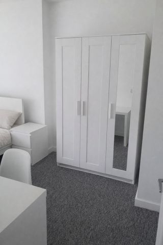 3 Bed Flat, Hampton Lane, BS6 - Photo 2