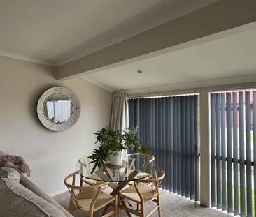 Charming Two Bedroom Residence - Photo 5