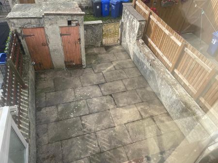 2 bedroom terraced house to rent - Photo 2