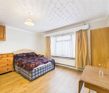 10 bedroom house share to rent - Photo 1
