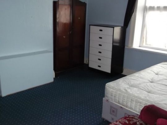 6 Bed - Laisteridge Lane, University, Bd7 - Photo 1