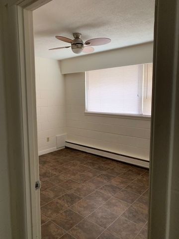 1 BDRM/1 BATH - 1909 7TH ST E - Available FEB 1 - Photo 4