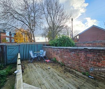 2 bedroom terraced house to rent - Photo 5