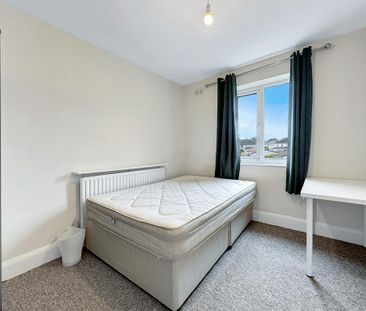 4 bedroom terraced house to rent - Photo 3