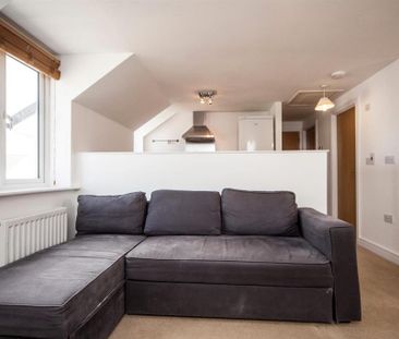 2 bedroom maisonette to rent - Photo 2