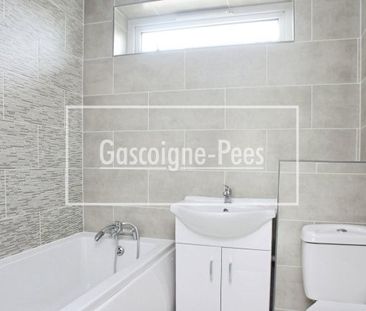 Goldsworth Park, Woking, GU21 - Photo 5
