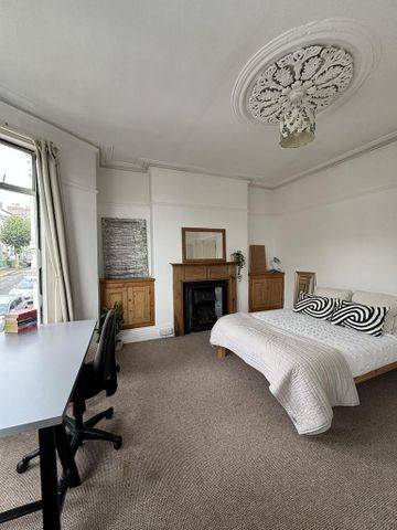 4 bedroom terraced house to rent - Photo 5